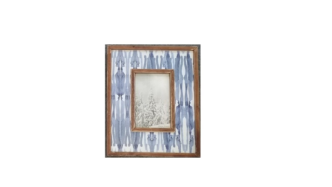 מסגרת תמונה עץ ומשיכות צבע כחול