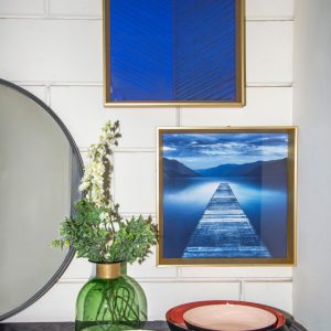 סט 2 תמונות כחול עמוק  מסגרת זהב ועומק